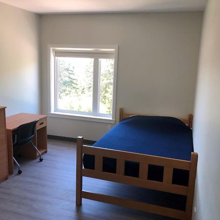 Unb Saint John Summer Hotel מראה חיצוני תמונה